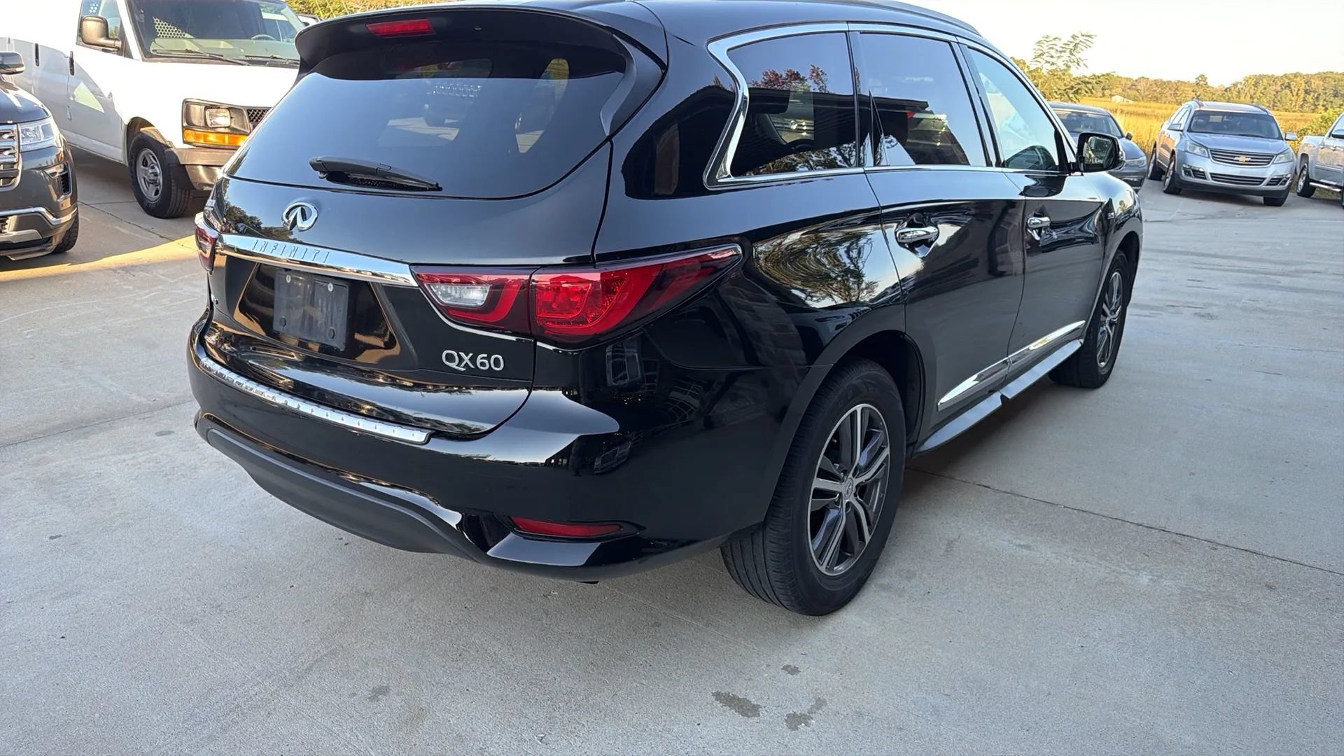 Used 2019 INFINITI QX60 Luxe AWD/4WD image 4