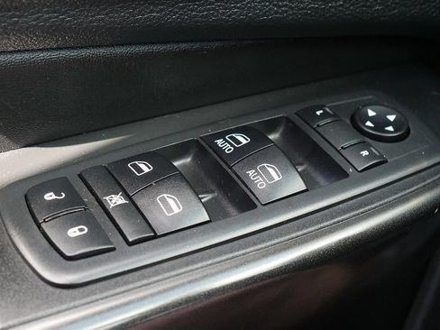 Used 2019 Jeep Cherokee Trailhawk w/ Comfort/Convenience Group AWD/4WD image 25
