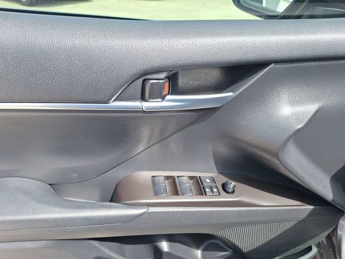Used 2024 Toyota Camry SE w/ Convenience Package FWD image 16