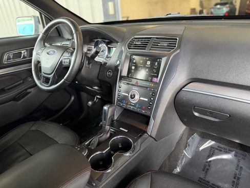 Used 2018 Ford Explorer Sport w/ Equipment Group 401A AWD/4WD image 25