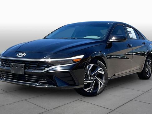 Certified 2025 Hyundai Elantra Sport FWD image 1