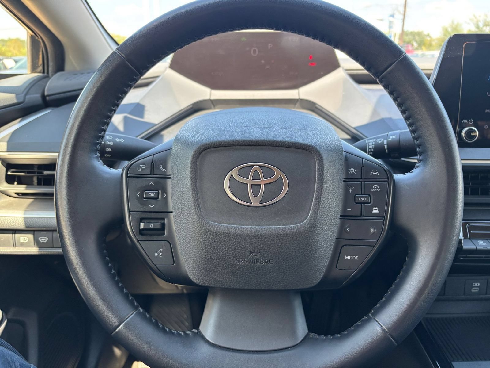 Used 2024 Toyota Prius LE FWD image 25