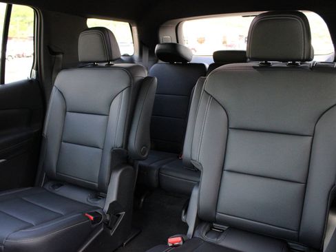 New 2026 Chevrolet Traverse LT w/ Driver Confidence Package FWD image 16