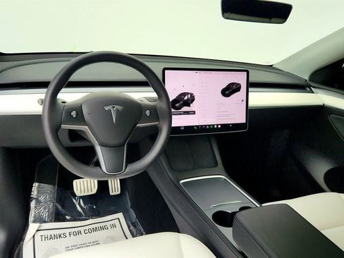 Used 2022 Tesla Model Y Performance AWD/4WD image 12