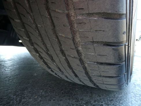 Used 2023 Chrysler 300 Touring L w/ Popular Equipment Group RWD image 11