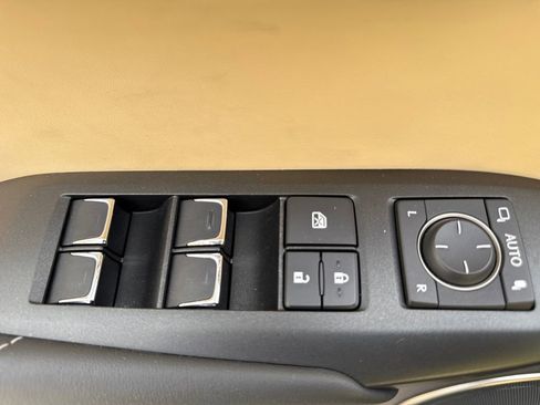 Used 2018 Lexus NX 300 FWD image 15