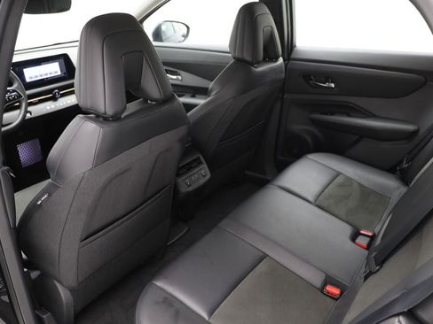 Used 2024 Nissan Ariya AWD image 11