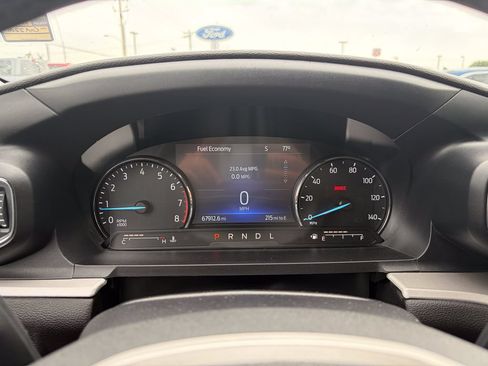 Used 2023 Ford Explorer XLT w/ Equipment Group 202A AWD/4WD image 27