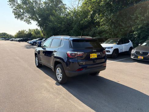 Used 2017 Jeep Compass Sport AWD/4WD image 3