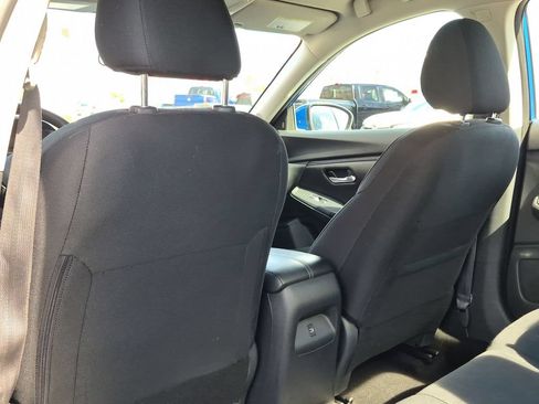 Used 2024 Nissan Sentra SV FWD image 34