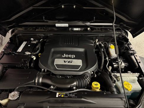 Used 2018 Jeep Wrangler Sport image 7