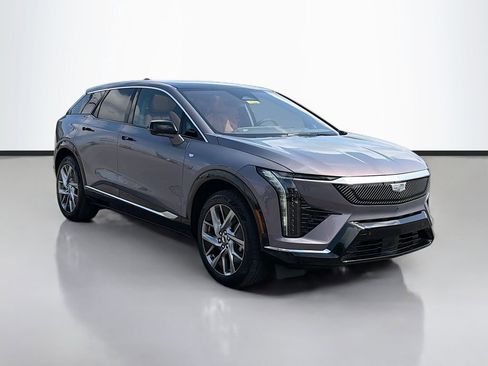 New 2026 Cadillac Optiq Luxury 2 RWD image 3