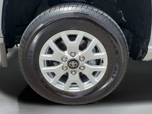 Certified 2025 Toyota Tacoma SR5 AWD/4WD image 25
