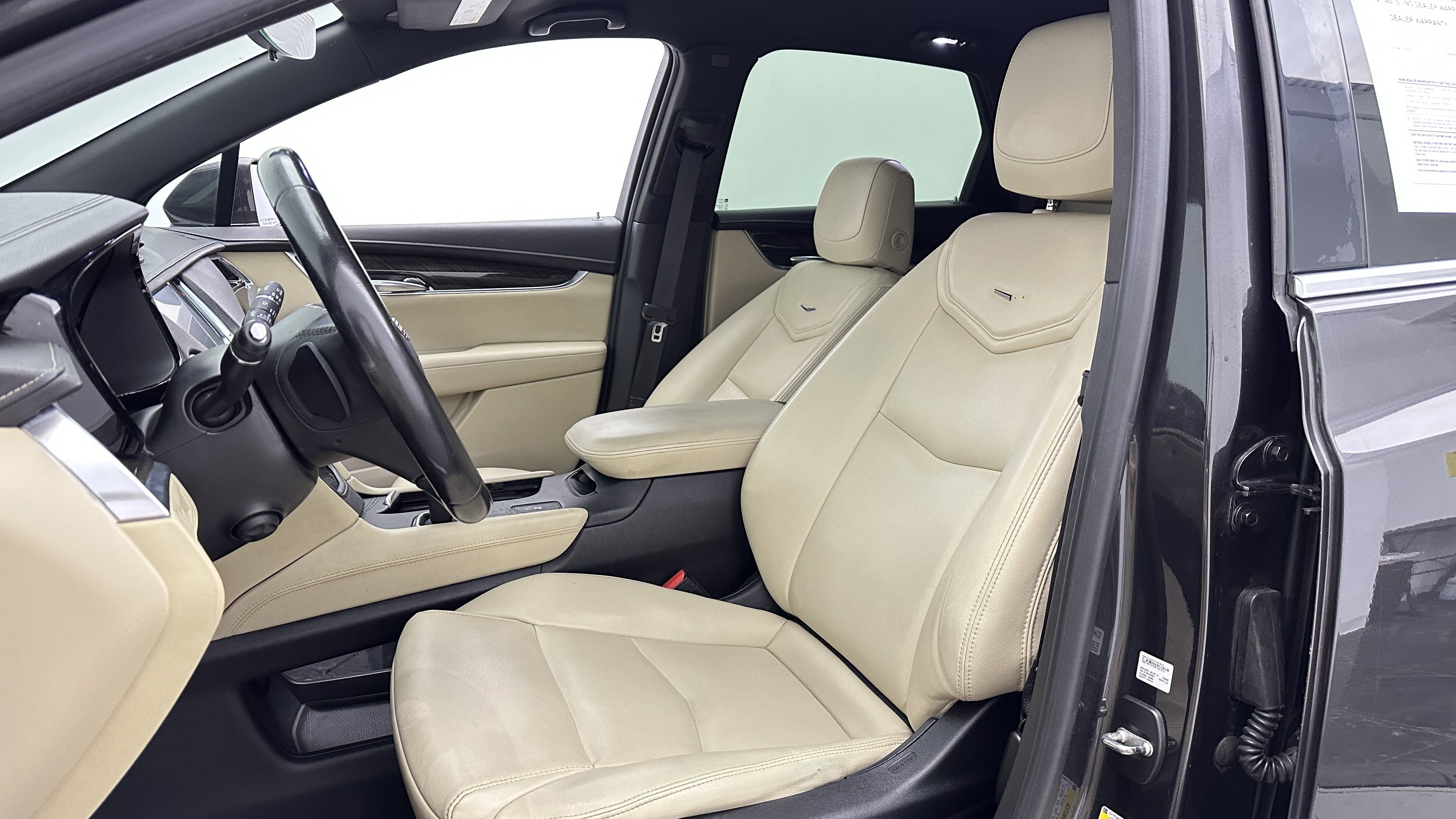 Used 2018 Cadillac XT5 FWD w/ LPO, Wheel Lock Package image 15