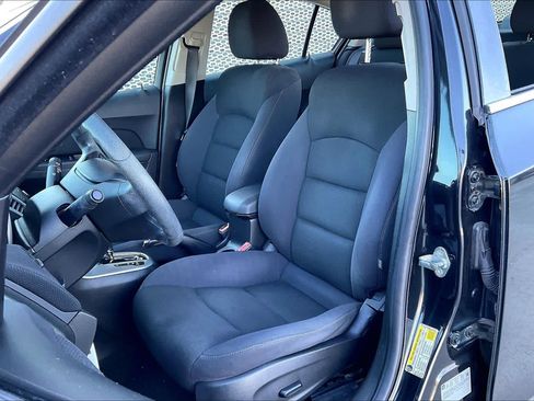 Used 2016 Chevrolet Cruze LT image 6