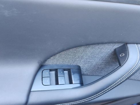 Used 2024 Tesla Model X image 9