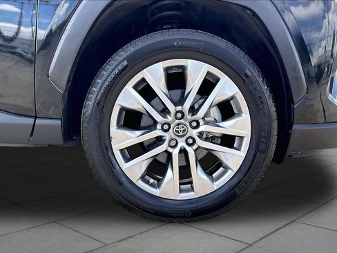 Used 2024 Toyota RAV4 XLE Premium FWD image 11