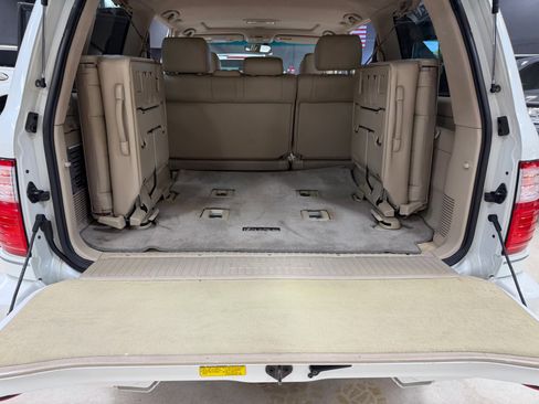 Used 2004 Lexus LX 470 image 24