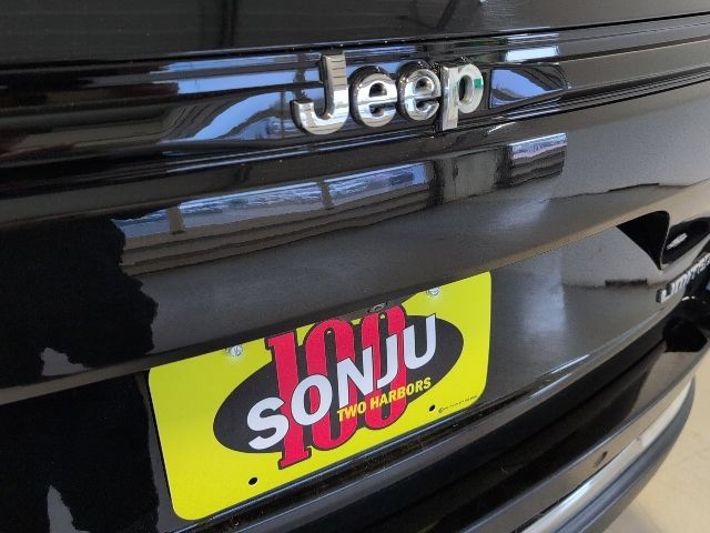 Used 2023 Jeep Grand Cherokee Limited AWD/4WD image 36