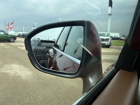 Used 2022 Nissan Pathfinder Platinum w/ Cargo Package image 40