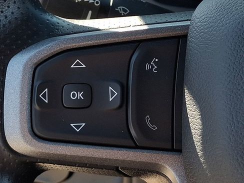 Used 2024 RAM 2500 Tradesman w/ Chrome Appearance Group image 18