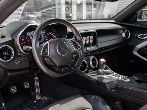 Used 2017 Chevrolet Camaro SS RWD image 11