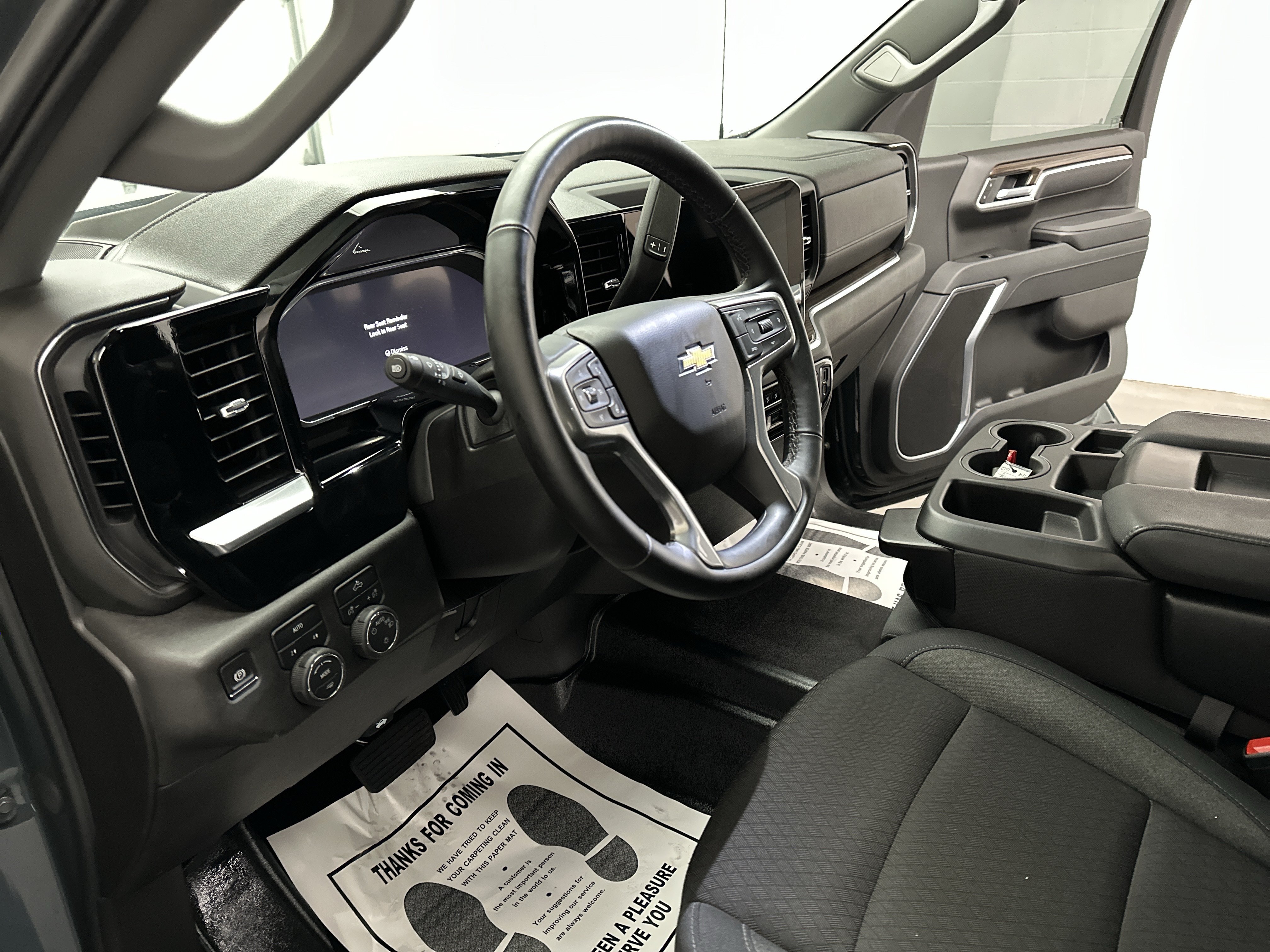 Used 2026 Chevrolet Silverado 1500 LT AWD/4WD image 15