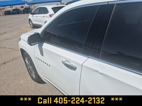 Used 2022 Chevrolet Traverse Premier w/ LPO, Blackout Package FWD image 10