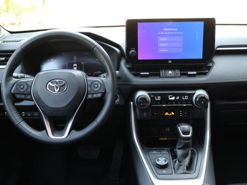 Used 2023 Toyota RAV4 Limited AWD/4WD image 31