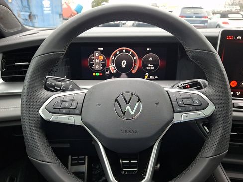 New 2026 Volkswagen Tiguan SE R-Line image 14