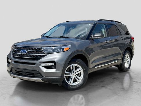 Certified 2022 Ford Explorer XLT w/ Equipment Group 202A AWD/4WD image 1