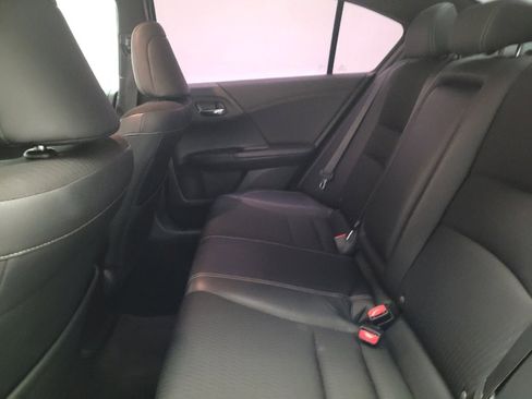 Used 2017 Honda Accord Sport image 18