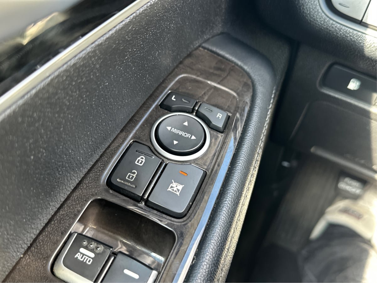 Used 2017 Kia Sorento EX FWD image 12