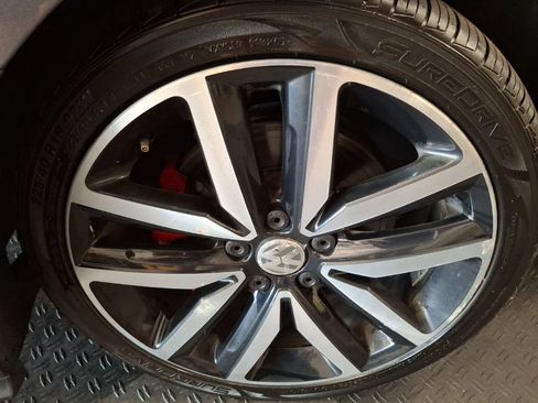 Used 2018 Volkswagen Jetta GLI FWD image 4