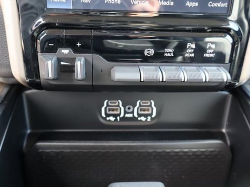 Used 2024 RAM 3500 Laramie image 36