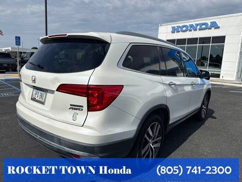 Used 2018 Honda Pilot Touring image 12