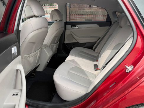 Used 2016 Hyundai Sonata SE FWD image 7