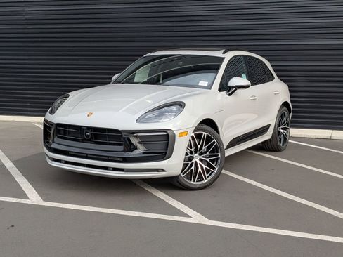 New 2026 Porsche Macan Turbo image 1