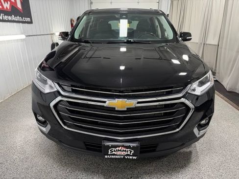 Used 2020 Chevrolet Traverse LT FWD image 2