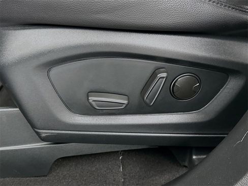 Used 2024 Ford Explorer Limited image 21