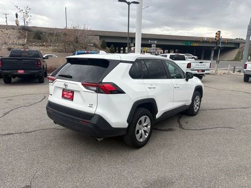 Used 2024 Toyota RAV4 LE AWD/4WD image 10