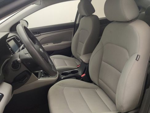 Used 2017 Hyundai Elantra SE image 17