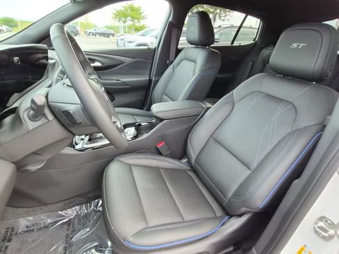 Used 2024 Buick Envista Sport Touring w/ Convenience I Package FWD image 12