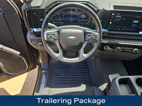 Used 2022 Chevrolet Silverado 1500 LT AWD/4WD image 3