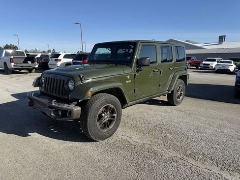 Used 2016 Jeep Wrangler Unlimited Sahara image 3