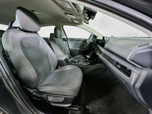Used 2025 Kia K4 FWD image 30