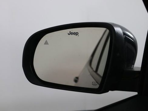 Used 2024 Jeep Compass Latitude AWD/4WD image 39