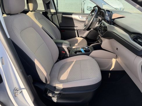 Used 2021 Ford Escape SE w/ SE Sport Appearance Package FWD image 31