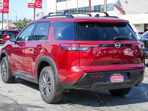 New 2026 Nissan Pathfinder SV image 9