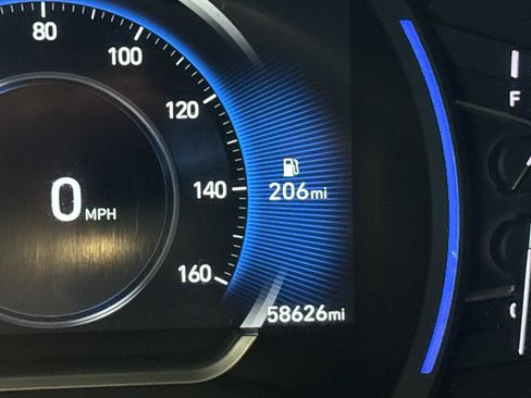 Used 2019 Hyundai Santa Fe SEL image 26